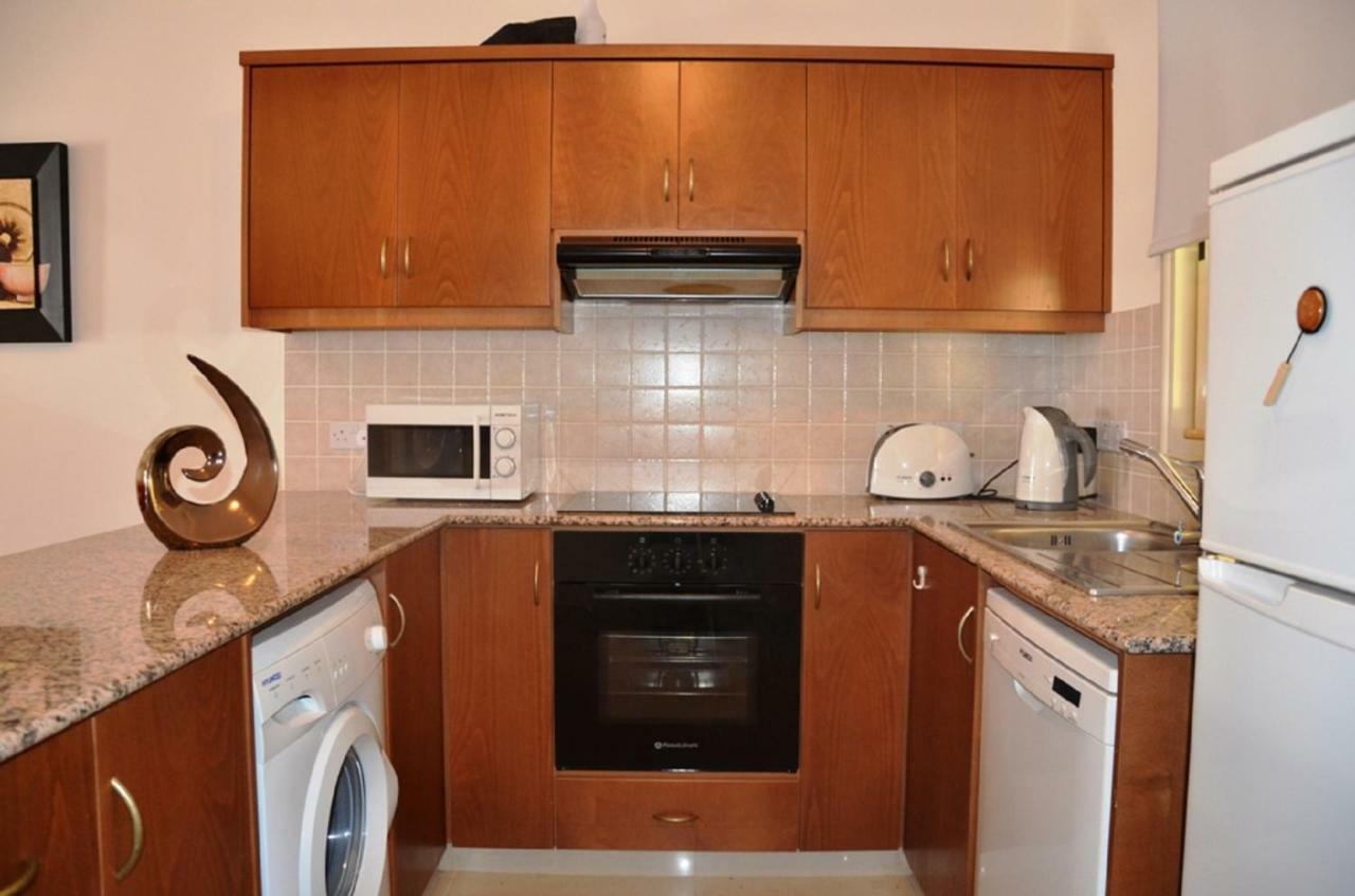 Ground Floor One Bedroom Apartment B2, 3 Pools, Free Wifi بييا المظهر الخارجي الصورة