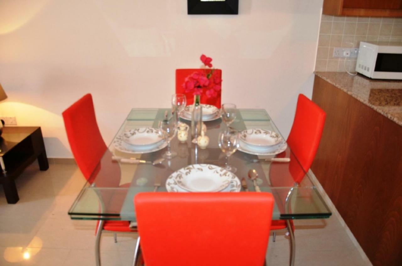 Ground Floor One Bedroom Apartment B2, 3 Pools, Free Wifi بييا المظهر الخارجي الصورة